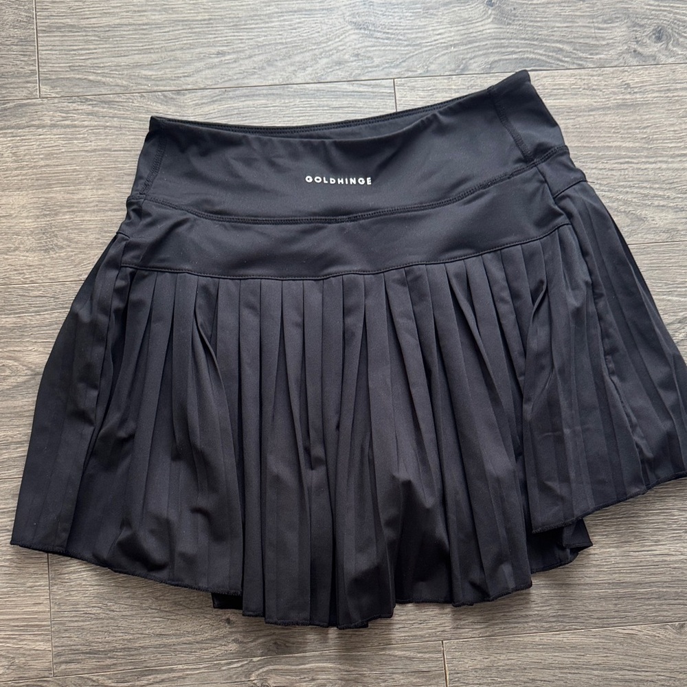 GoldHinge Black Pleated Athletic Skirt (15 inches)